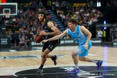 RS557682_J32-SBB-ZPA-Firmar-acb-Photo-A-Arrizabalaga