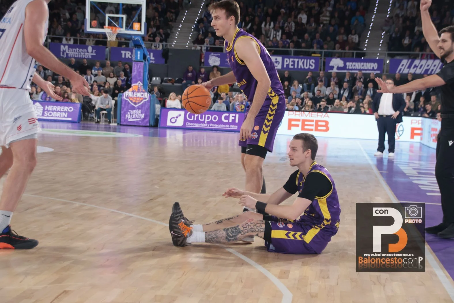 Kunkel en el momento de su lesión ante Obradoiro