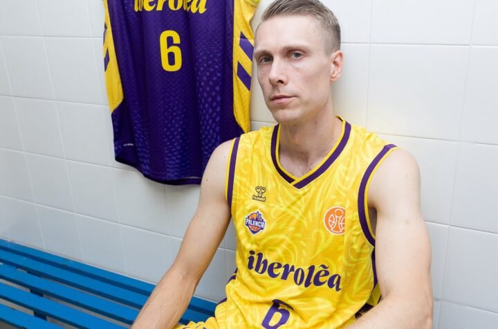 Nueva camiseta de Iberolea Palencia. Imagen Palencia Baloncesto