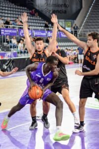 CB Palencia Online se lleva el derbi ante Eldana